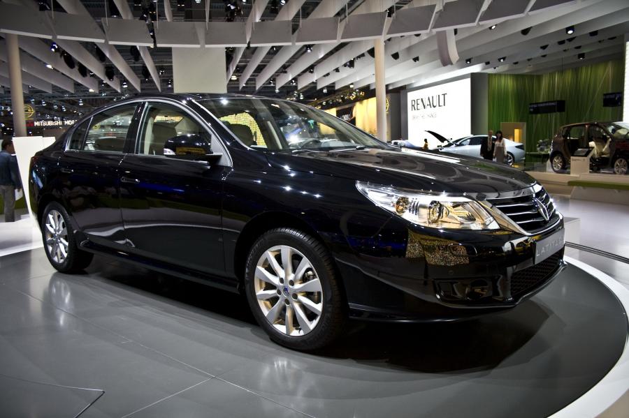  Renault Latitude 2011 года  (фото 9 из 40)